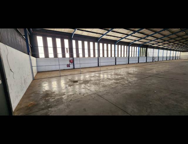 4,780M² WAREHOUSE TO LET IN POMONA