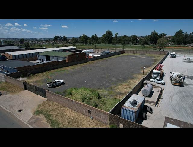 4,289M² INDUSTRIAL YARD TO LET IN ALRODE