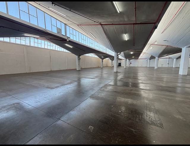 3,452M² FACTORY TO LET IN EPPING INDUSTRIAL