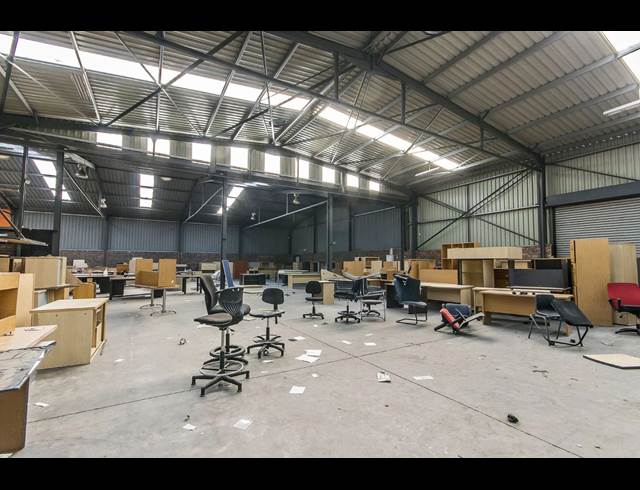 2,360M² WAREHOUSE TO LET IN WYNBERG