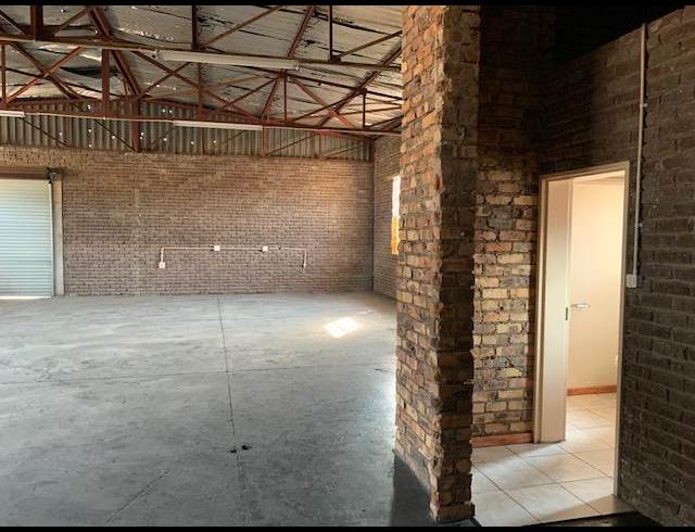 204M² WORKSHOP TO LET IN ROCKY DRIFT