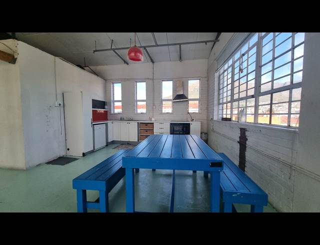 365M² BUILDING TO LET IN WOODSTOCK