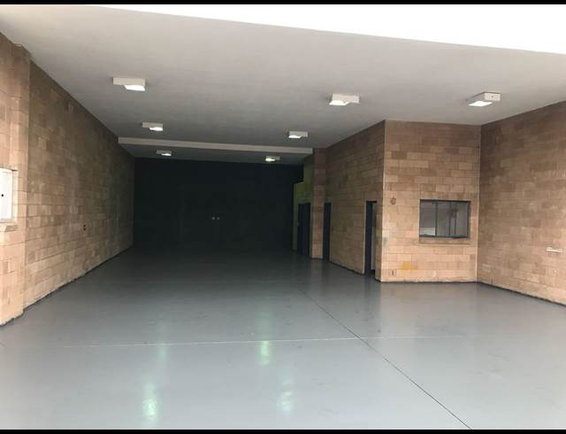 370M² WAREHOUSE TO LET IN LASER PARK