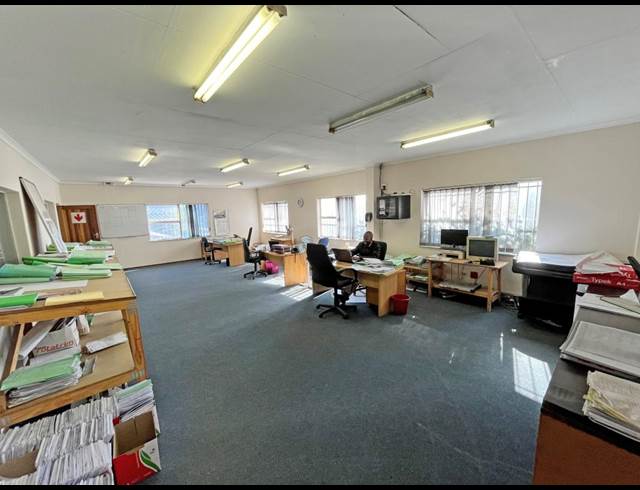 2,500M² WAREHOUSE TO LET IN SPARTAN