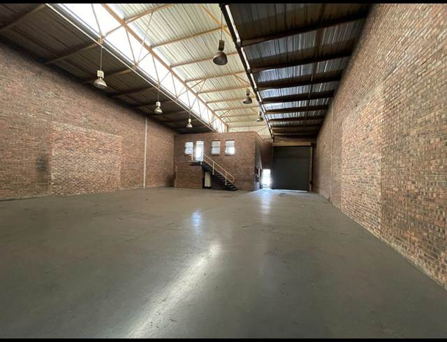 390M² WAREHOUSE TO LET IN STRIJDOMPARK