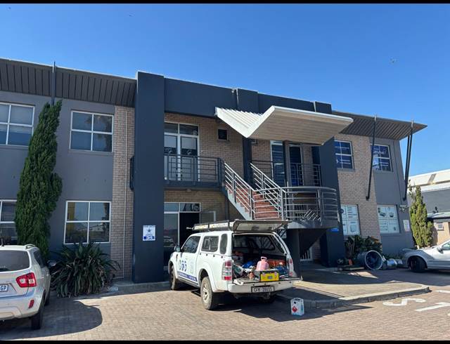 100M² OFFICE TO LET IN MILNERTON CENTRAL