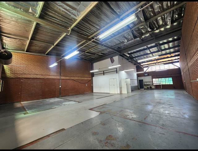 340M² WAREHOUSE TO LET IN HENNOPSPARK