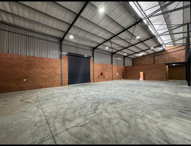 1,155M² WAREHOUSE TO LET IN ORMONDE