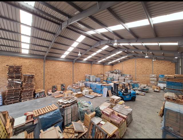 472M² WAREHOUSE TO LET IN STRIJDOMPARK