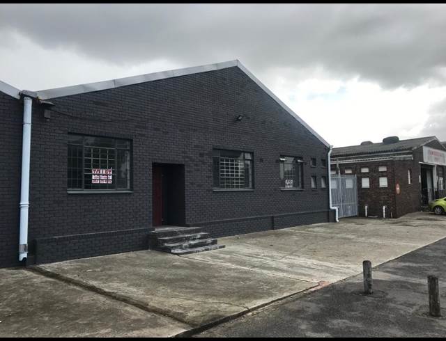 579M² WAREHOUSE RENTED IN TRIANGLE FARM