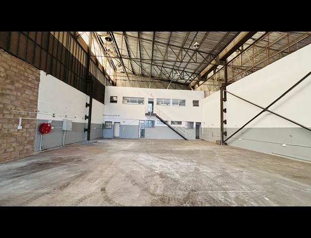 656M² WAREHOUSE TO LET IN LEA GLEN