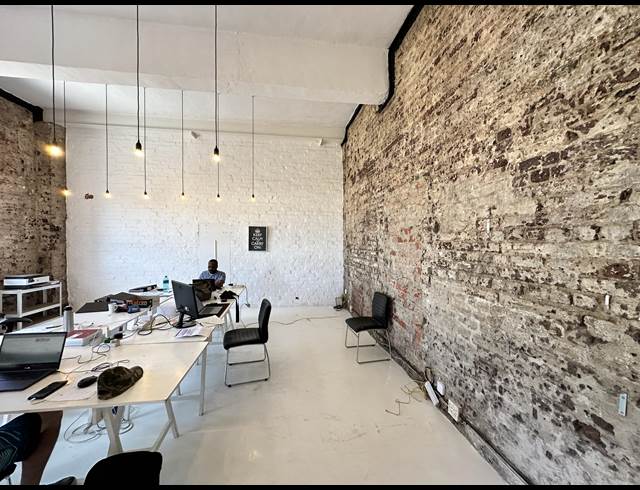56M² OFFICE TO LET IN WOODSTOCK