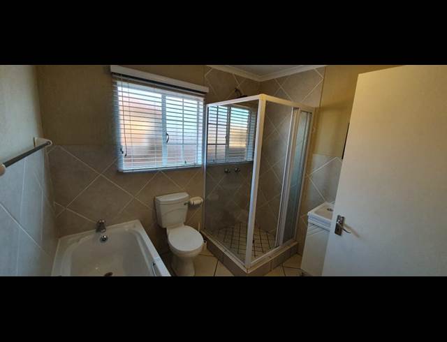 3 bed property to rent in NORTHRIDING