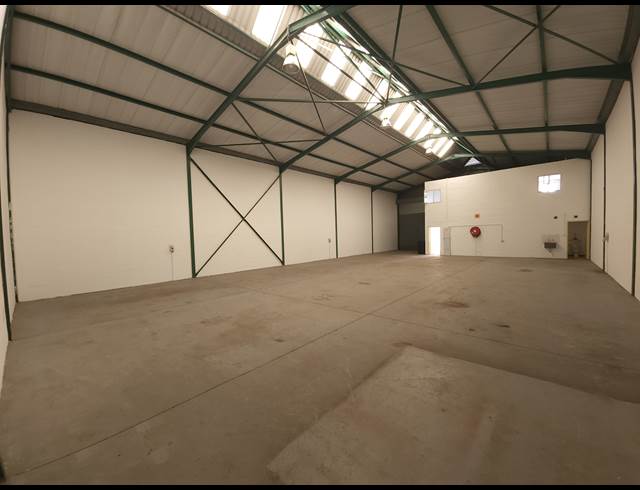 330M² WAREHOUSE TO LET IN KILLARNEY GARDENS