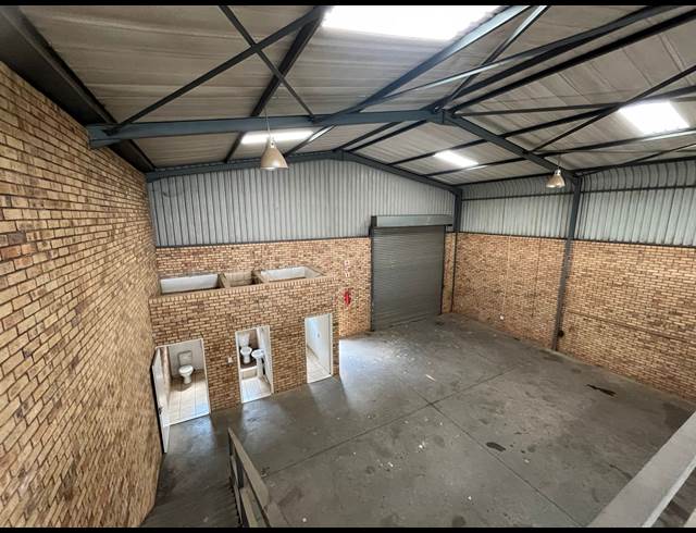 455M² WAREHOUSE TO LET IN CROWN