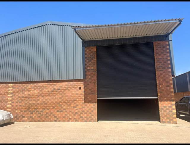 816M² WAREHOUSE TO LET IN JOHANNESBURG CENTRAL