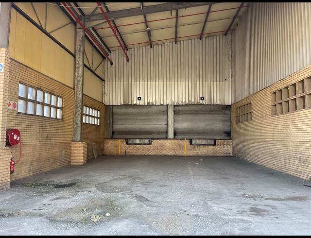 25,539M² WAREHOUSE TO LET IN MOBENI