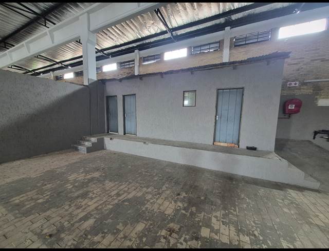 1,200M² WAREHOUSE TO LET IN DENVER