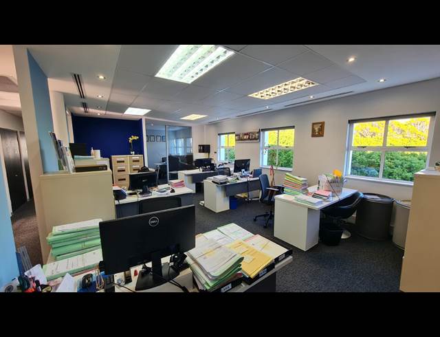 244M² OFFICE TO LET IN WESTLAKE