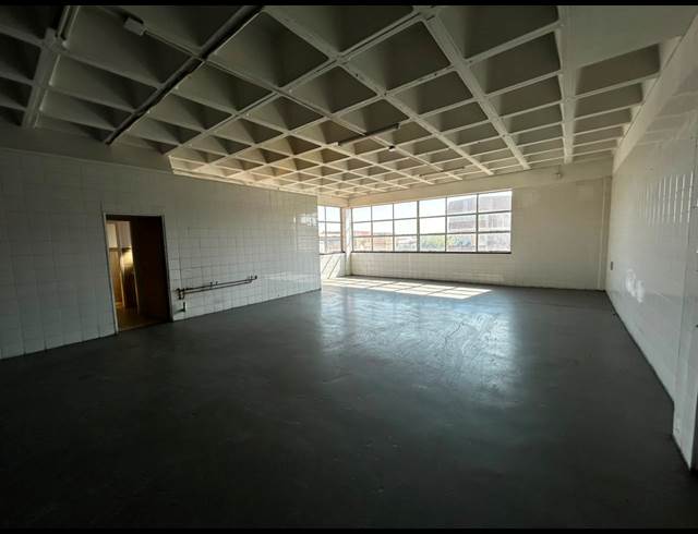 230M² WAREHOUSE TO LET IN WYNBERG