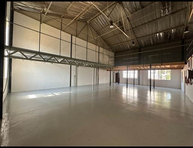 229M² WAREHOUSE TO LET IN HALFWAY HOUSE