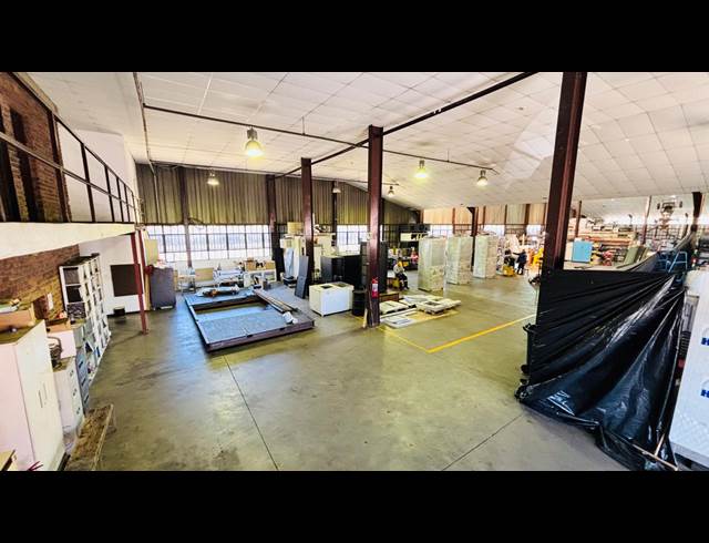 1,313M² WAREHOUSE TO LET IN ROBERTVILLE