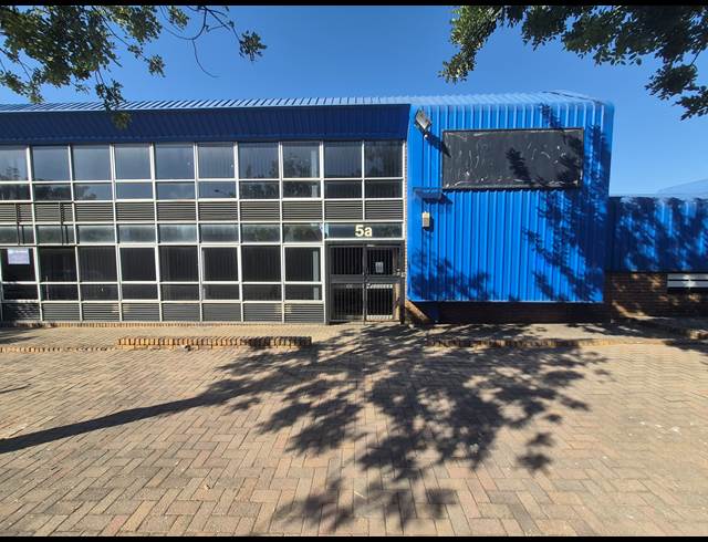 400M² FACTORY TO LET IN BENROSE