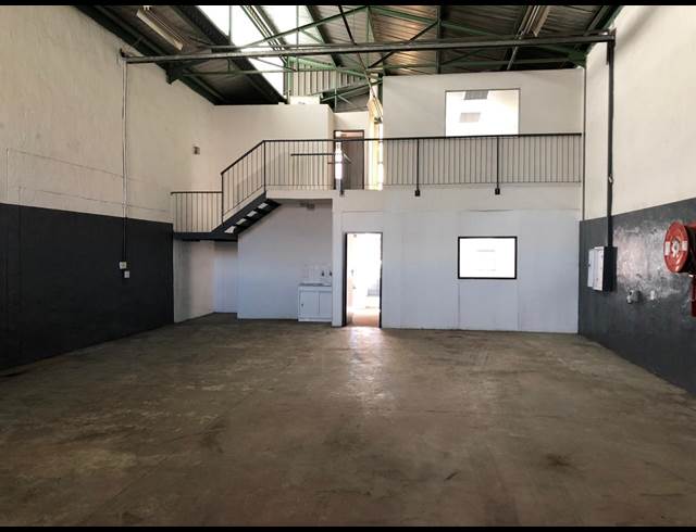 202M² WAREHOUSE TO LET IN ROBERTVILLE