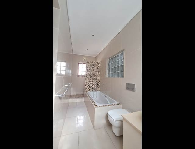 6 bed property to rent in OBSERVATORY