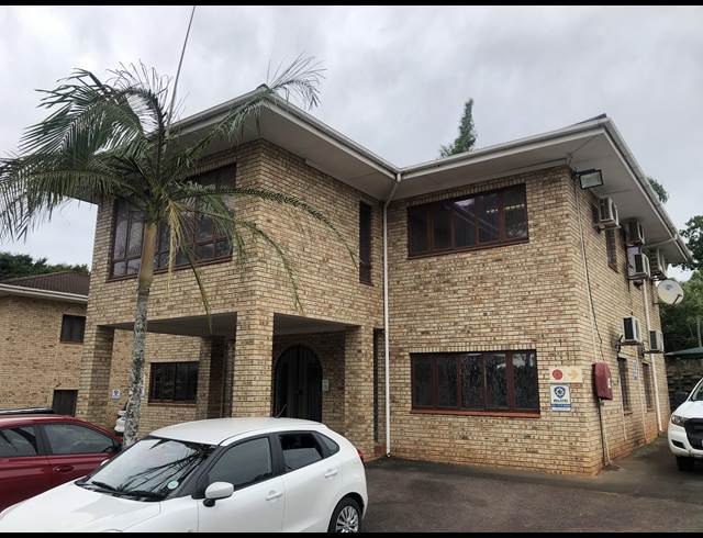 130M² BUSINESS CENTRE RENTED IN HILLCREST CENTRAL