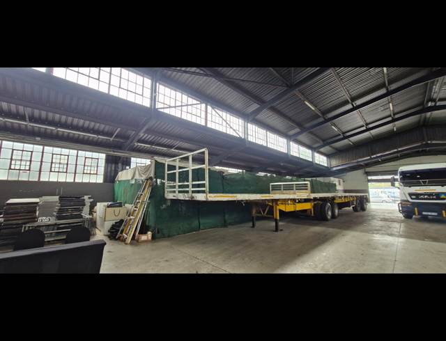 3,029M² WAREHOUSE TO LET IN CITY & SUBURBAN