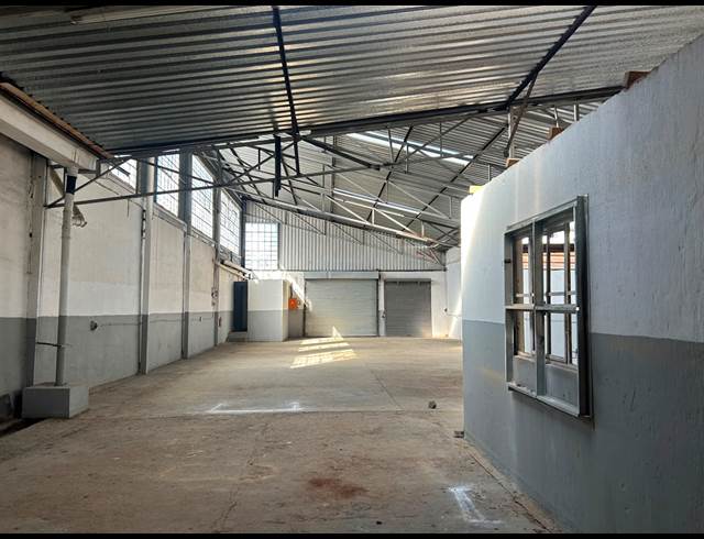 323M² WAREHOUSE TO LET IN SEBENZA