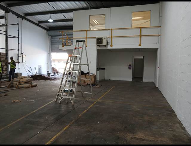 262M² WAREHOUSE TO LET IN RED HILL