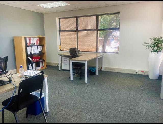 3,986M² WAREHOUSE TO LET IN LONGMEADOW