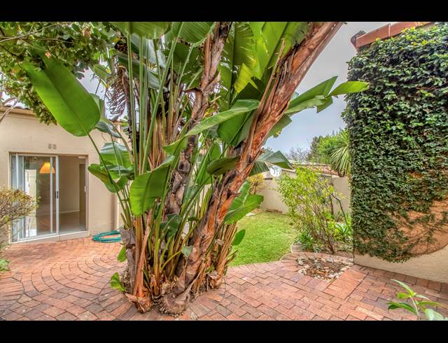2 BEDROOM APARTMENT RENTED IN BRYANSTON