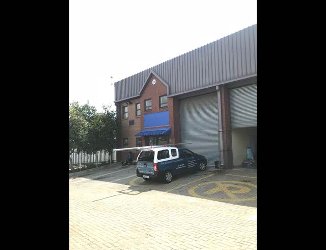 307M² WAREHOUSE TO LET IN STRIJDOMPARK