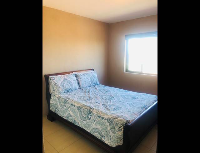 2 bed property to rent in MONTCLAIR