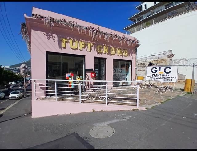91M² RETAIL TO LET IN GARDENS