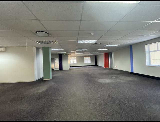 1,275M² OFFICE TO LET IN SANDTON CENTRAL
