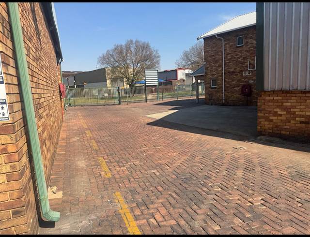 170M² BUILDING TO LET IN NEW ERA