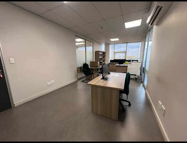 7,600M² WAREHOUSE TO LET IN LOUWLARDIA