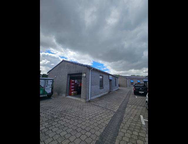115M² BUSINESS TO LET IN ROSENPARK