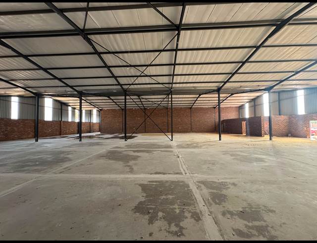 1,114M² WAREHOUSE TO LET IN AEROTON
