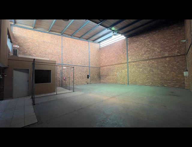 240M² WAREHOUSE TO LET IN DRIEHOEK