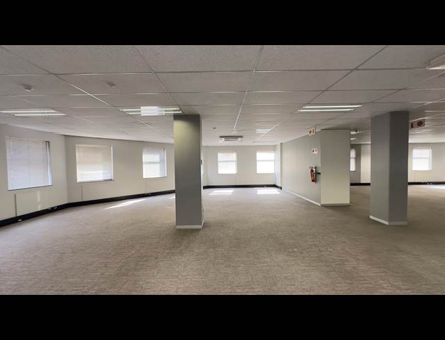 4,000M² OFFICE TO LET IN MEADOWDALE