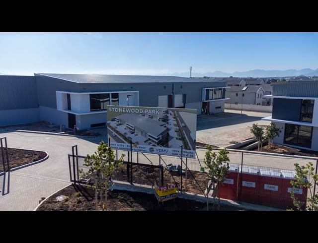 428M² WAREHOUSE TO LET IN STONEWOOD SECURITY ESTATE