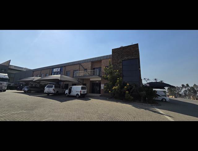 2,294M² WAREHOUSE TO LET IN COSMO BUSINESS PARK