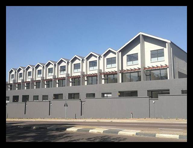 2 BEDROOM PROPERTY TO RENT IN MENLO PARK