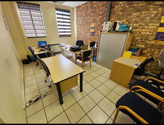 260M² FACTORY TO LET IN BOKSBURG EAST