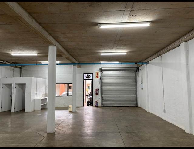 210M² MINI FACTORY RENTED IN BALLITO SERVICE PARK